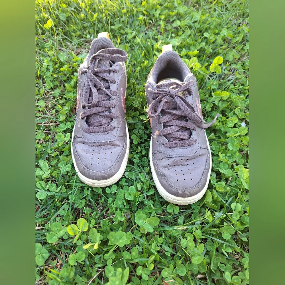 Nike Gray Sneakers with Cream Accents